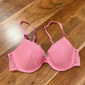 Victoria’s Secret Bright Hibiscus Pink Lace Lightly Lined T-Shirt Bra Size 36B